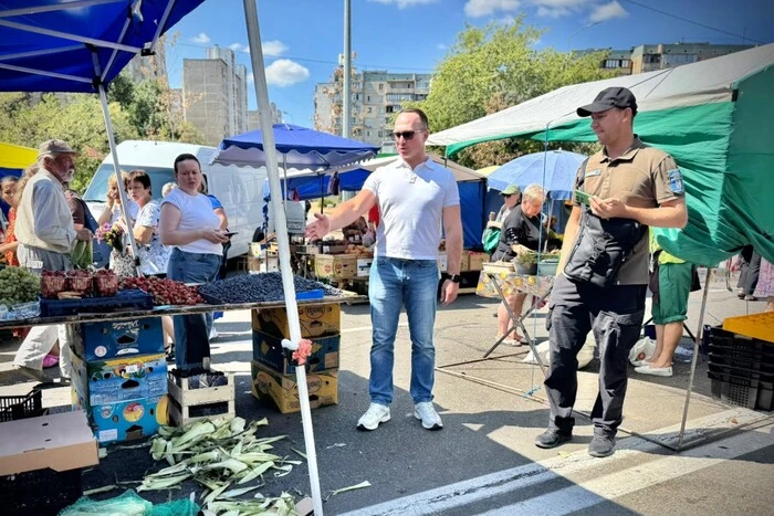 У столиці склали протоколи на торговців ярмарків, що порушують торговельні правила.