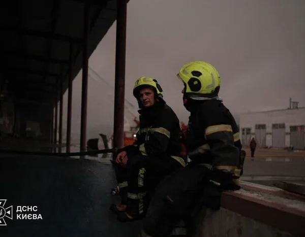 Поранення отримали 24 особи в Києві внаслідок російської нічної атаки.