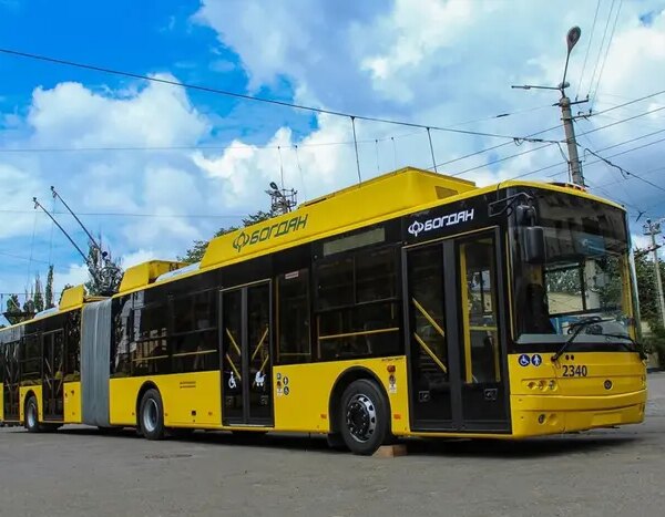 У столиці України, Києві, через російські удари внесено корективи до шляхів руху муніципального транспорту (додано інформацію)