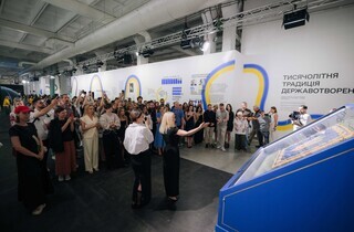 Символи влади та хмари сподівань: чому варто побачити інтерактивну виставку Ukraine WOW «Той день» 13