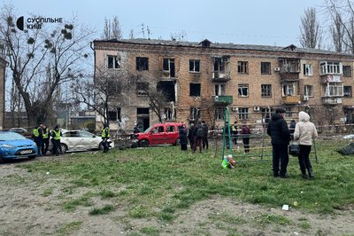 Понад півтисячі пошкоджених і 9 знищених будинків: як Святошин відновлюється після російських обстрілів