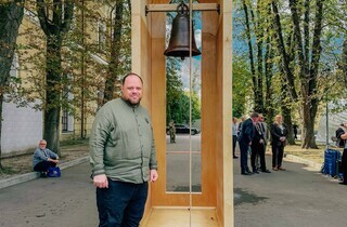 У столиці України вперше за майже вісім століть пролунав звук дзвона Десятинної церкви. 16