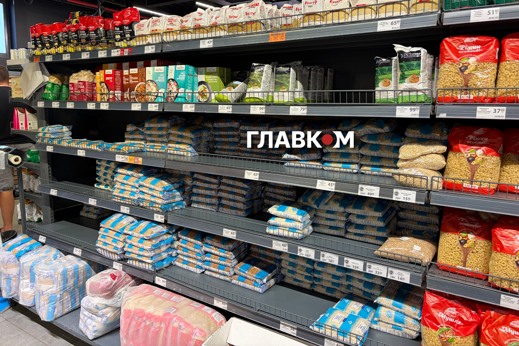 Де закінчуються полиці супермаркетів: порожнеча на тлі війни 32 У Жмеринці в АТБ помітно скоротився асортимент товарів