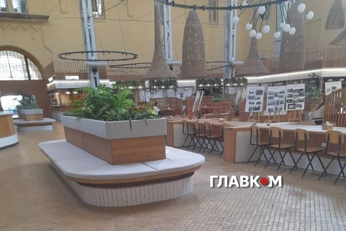 Порожні прилавки на Бессарабському ринку