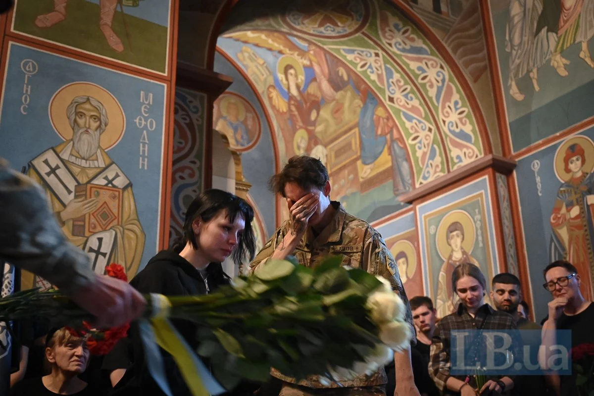 За кілька тижнів мав стати батьком. Київ попрощався із штурмовиком Даниїлом Серфером Смирновим