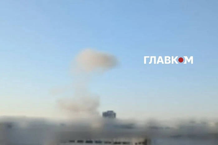 Над Києвом працює ППО, чутно вибухи в районі Шулявки 2 У Києві працює ППО, у районі Шулявки лунають вибухи