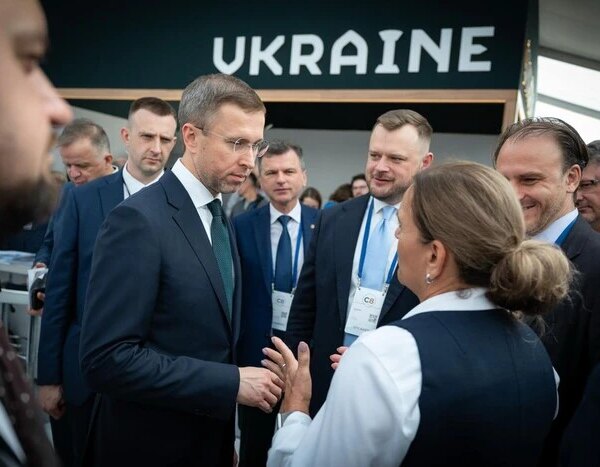 Українські компанії презентували на Карпатському форумі інвестиційні проєкти з енергетики, логістики та агросектору