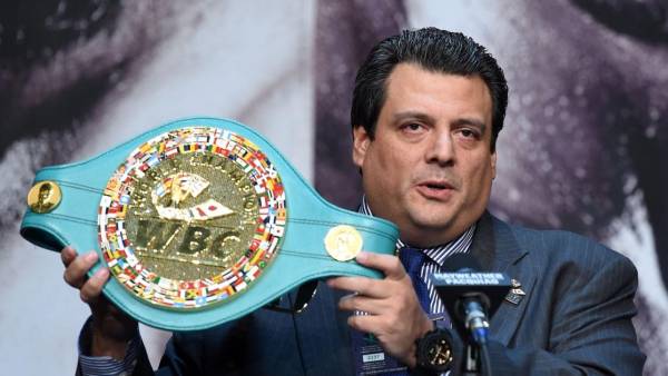 Зеленський вручив голові WBC орден “За заслуги”