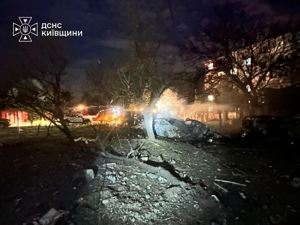 Четверо загиблих у Борисполі: зросла кількість жертв атаки на Київщину 4 Пошкоджений житловий будинок у Борисполі
