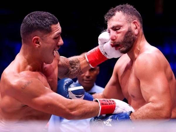 Опетая нокаутував Мікаеляна на турнірі Zuffa Boxing
