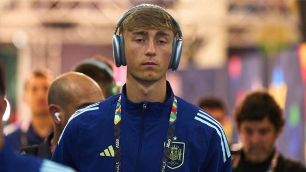 Де ла Фуенте вигнав гравця Реала з Мундіалю, але взяв на товариські матчі 18 Де ла Фуенте вигнав гравця Реала з Мундіалю, але взяв на товариські матчі 13