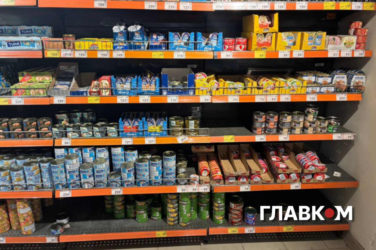 Де закінчуються полиці супермаркетів: порожнеча на тлі війни 28 Найбільше миколаївців зацікавила консервна каша – її розібрали першою. Всі інші товари є в повному доступі