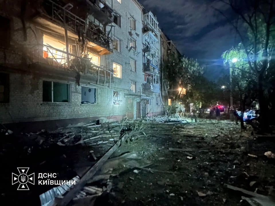 Четверо загиблих у Борисполі: зросла кількість жертв атаки на Київщину 3 Наслідки обстрілу Борисполя