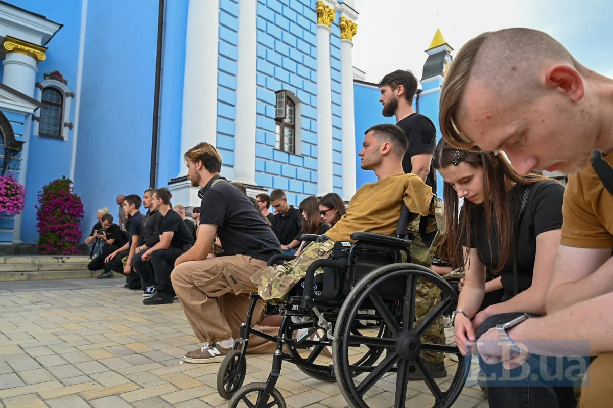 За кілька тижнів мав стати батьком. Київ попрощався із штурмовиком Даниїлом Серфером Смирновим