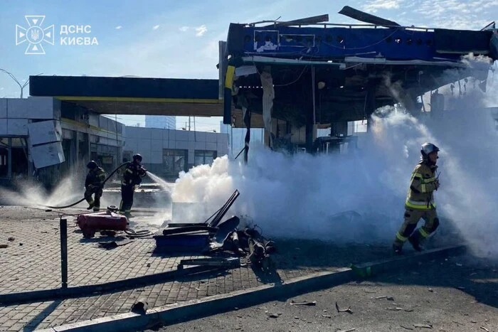 Двоє загиблих: наслідки атаки на столичну АЗС 13 Атака на АЗС у столиці: двоє людей загинули від отриманих травм