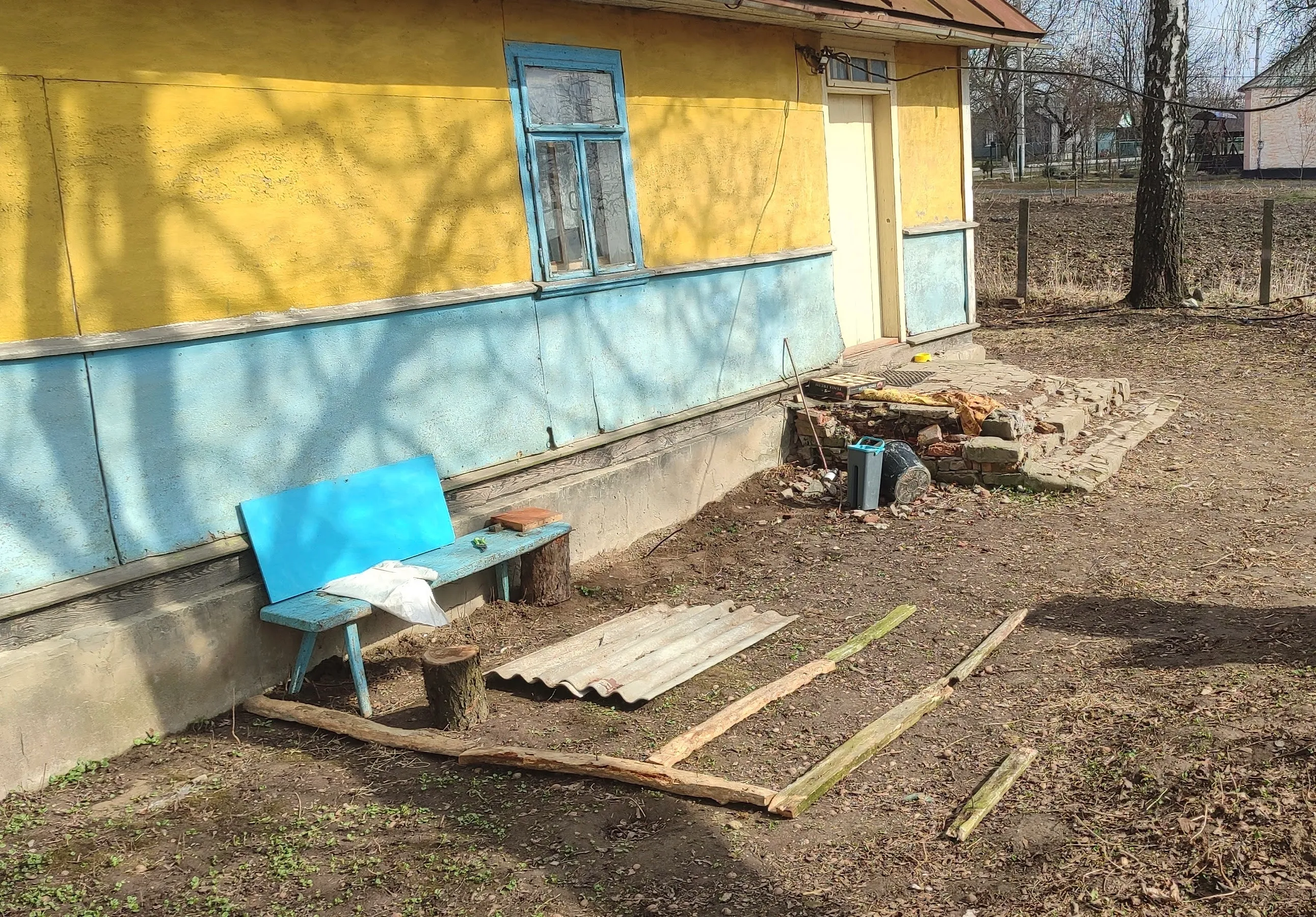Військові перетворили куплену за $4 тис. хату на затишний дім 7 Будинок до перевтілення
