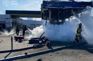 Двоє загиблих: наслідки атаки на столичну АЗС 13