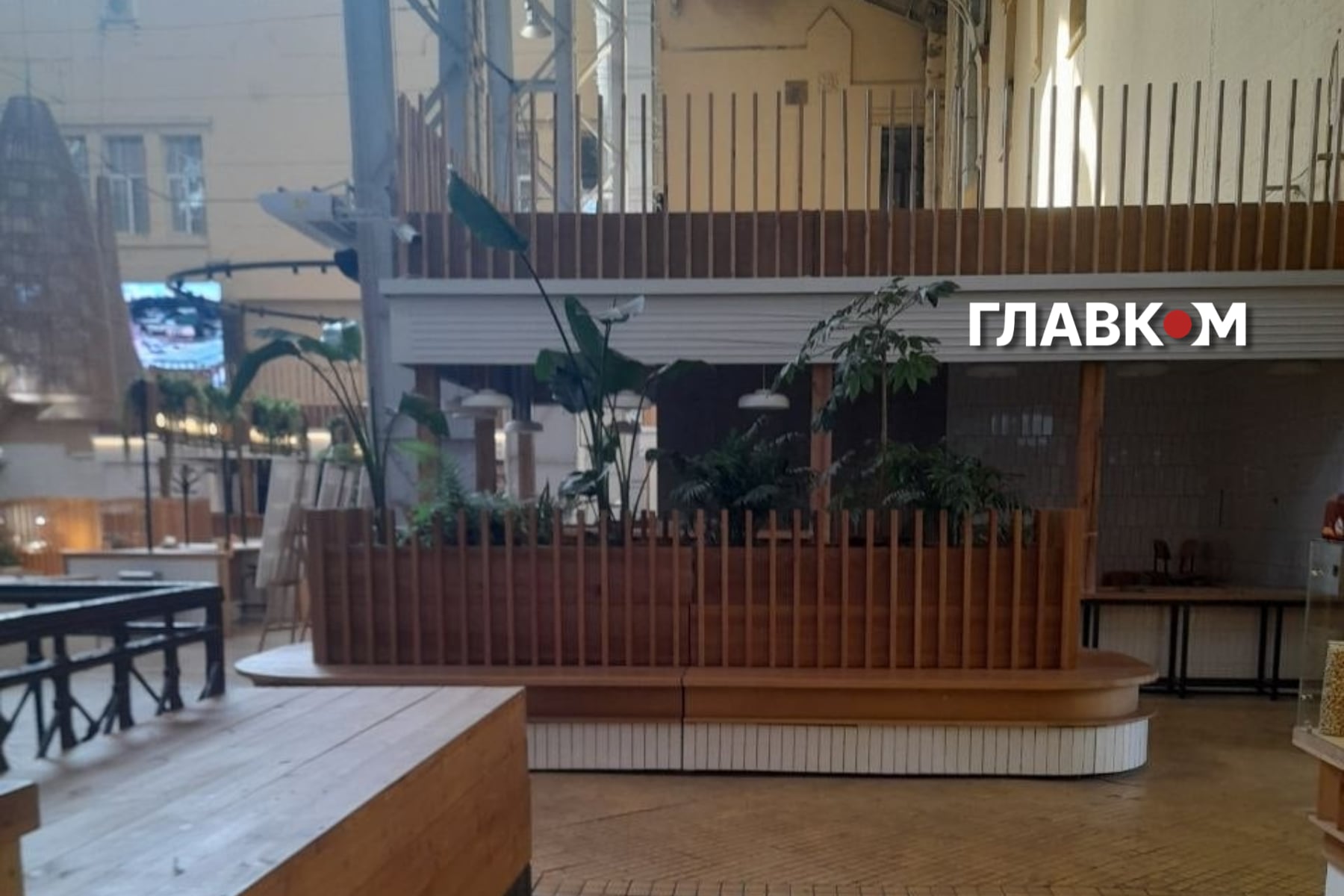 Порожні прилавки на Бессарабському ринку