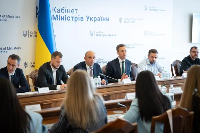 Уряд запроваджує пільгові кредити для бізнесу, що зазнав збитків від російських атак 2 Глава уряду анонсував пільгове кредитування для бізнесу, який постраждав від атак РФ