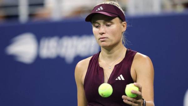 Стародубцева вилетіла з турніру у Пекіні після тригодинної баталії