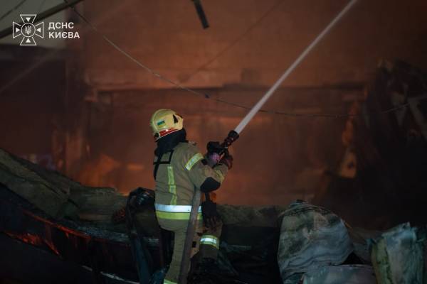 Кияни оговтуються від нічної атаки: двоє загиблих, 22 поранених, серед них четверо дітей 14